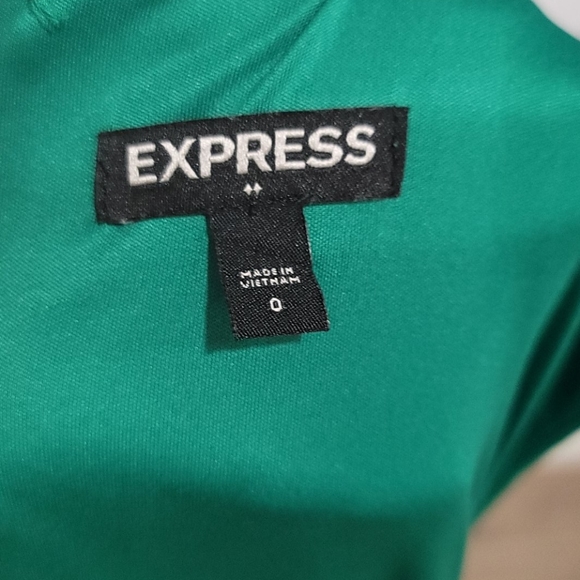 Green Express Dress - Picture 5 of 5